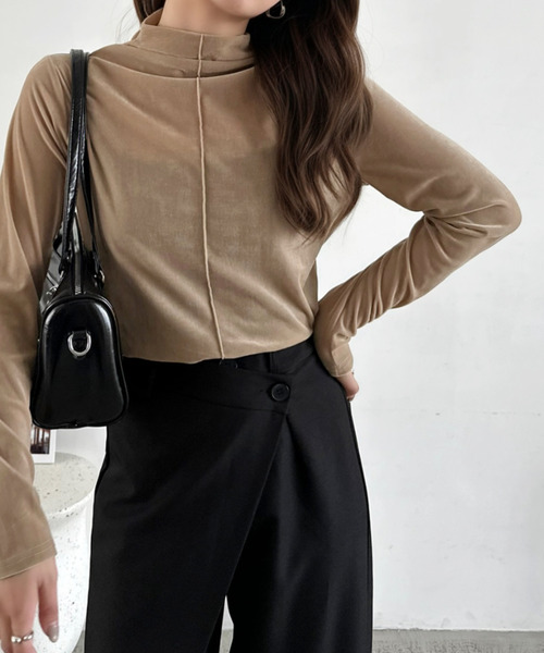 Eclat one(エクラワン)の「【Eclat one】センターライン ベロア ハイネック カットソー(Tシャツ/カットソー・レディース・ブラウン/ブラック/ベージュ・FREE)」の16枚目の写真