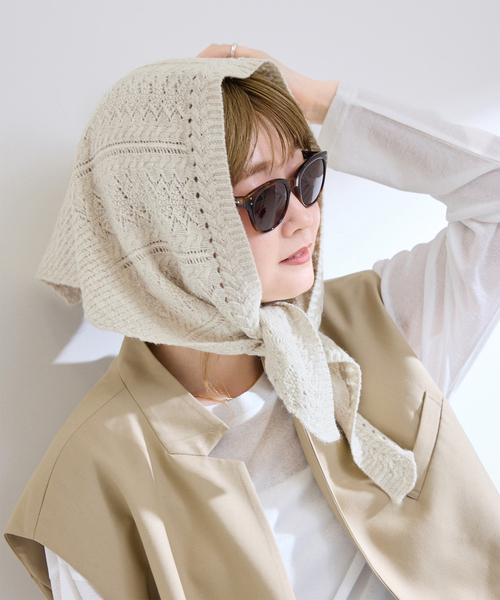 B.C STOCK(ベーセーストック)の「《2点セット》手洗い可 / ストール付き透かし柄プルオーバー(ニット/セーター・レディース・サックスブルー/チャコールグレー/アイボリー・FREE)」の11枚目の写真