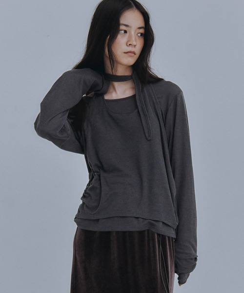 Obis&(オビスアンド)の「レイヤード風ホルターネックトップス(Tシャツ/カットソー・レディース・グレー/ブラウン/ベージュ・FREE)」の7枚目の写真