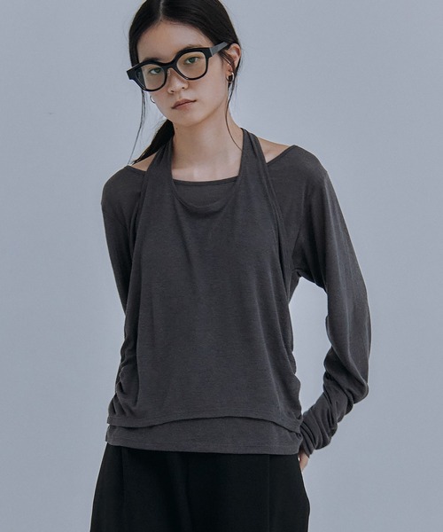 Obis&(オビスアンド)の「レイヤード風ホルターネックトップス(Tシャツ/カットソー・レディース・グレー/ブラウン/ベージュ・FREE)」の11枚目の写真