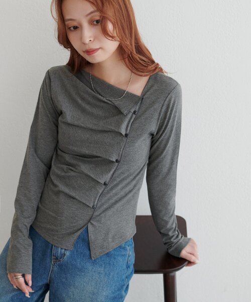 DISCOAT(ディスコート)の「【WEB限定】アシメタック釦プルオーバー(Tシャツ/カットソー・レディース・チャコールグレー/ブラック/グレー・FREE)」の12枚目の写真