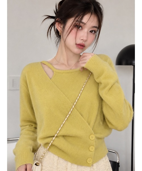 semuse(セミューズ)の「さりげチラ見せカシュクール釦付トップス(ニット/セーター・レディース・レッド/ピンク/イエロー/ホワイト/ブルー/ブラック・FREE)」の4枚目の写真