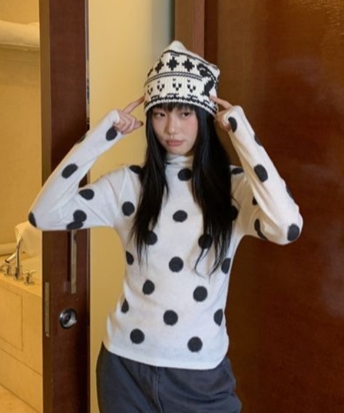 SHERU（シェル）の「フロッキー ドット ハイネック ロンT（Tシャツ/カットソー・レディース・アイボリー/グレー・M）」の9枚目の写真