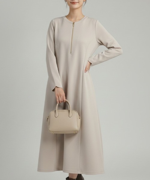 GIVERNY(ジヴェルニー)の「フロントゴールドジップ ダンボールニットAラインフレアロングワンピース(ワンピース・レディース・ベージュ/ネイビー・FREE)」の11枚目の写真