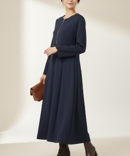 GIVERNY(ジヴェルニー)の「フロントゴールドジップ ダンボールニットAラインフレアロングワンピース(ワンピース・レディース・ベージュ/ネイビー・FREE)」の13枚目の写真