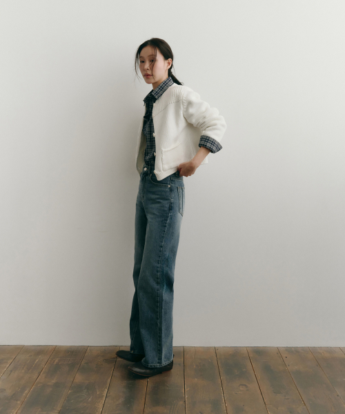 Yuje(ユジェ)の「CUT OUT DENIM 001 (2color, 3size)(デニムパンツ・レディース・ダークブルー/ブラック・SMALL/MEDIUM/LARGE)」の5枚目の写真