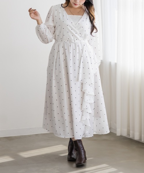 CLETTE(クレット)の「ドット柄カシュクール風フリルワンピース(ワンピース・レディース・ブラック/オフホワイト・3L/LL/4L)」の6枚目の写真
