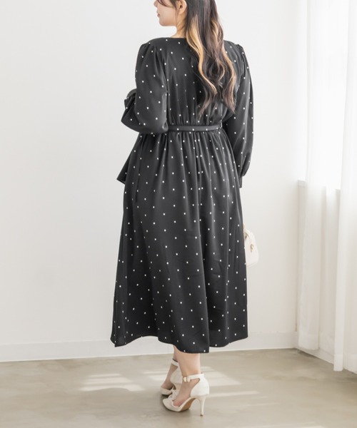 CLETTE(クレット)の「ドット柄カシュクール風フリルワンピース(ワンピース・レディース・ブラック/オフホワイト・3L/LL/4L)」の13枚目の写真