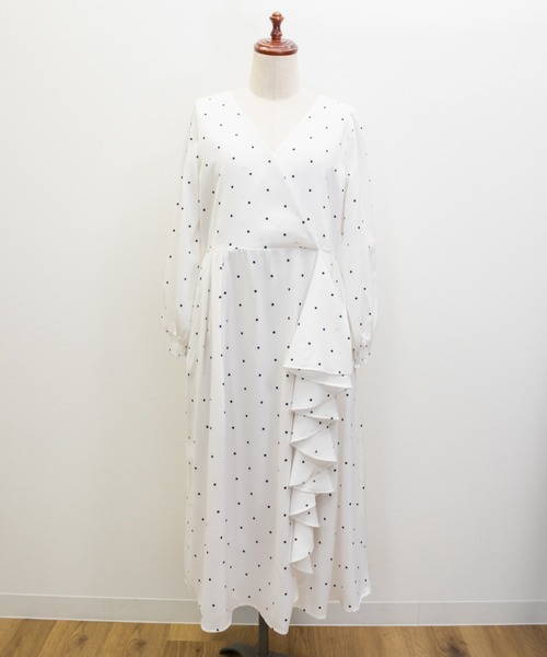 CLETTE(クレット)の「ドット柄カシュクール風フリルワンピース(ワンピース・レディース・ブラック/オフホワイト・3L/LL/4L)」の16枚目の写真