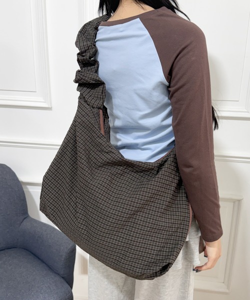 WEGO(ウィゴー)の「WEGO/リップストップドロストショルダーバッグ(ショルダーバッグ・レディース・ブラック/ブラウン/ネイビー・FREE)」の3枚目の写真