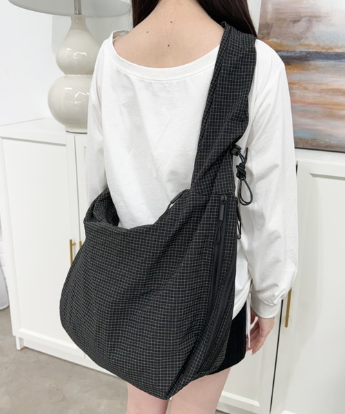 WEGO(ウィゴー)の「WEGO/リップストップドロストショルダーバッグ(ショルダーバッグ・レディース・ブラック/ブラウン/ネイビー・FREE)」の6枚目の写真
