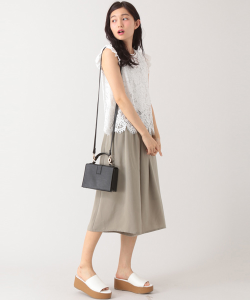 E hyphen world gallery（イーハイフンワールドギャラリー）の「・インナｰキャミ付きレｰスフリルプルオｰバｰ（Tシャツ/カットソー・レディース・オフホワイト/ブラック・FREE）」の11枚目の写真