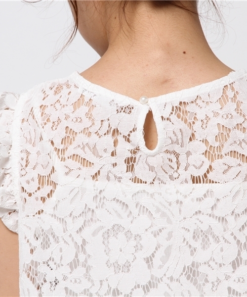 E hyphen world gallery（イーハイフンワールドギャラリー）の「・インナｰキャミ付きレｰスフリルプルオｰバｰ（Tシャツ/カットソー・レディース・オフホワイト/ブラック・FREE）」の7枚目の写真