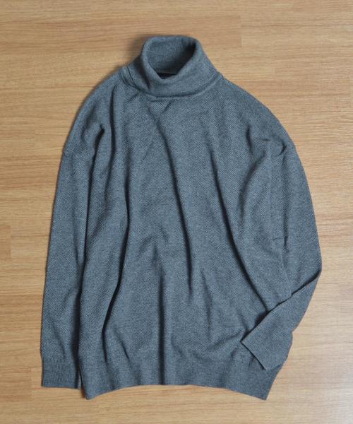 SHIPS JET BLUE(シップスジェットブルー)の「SHIPS JET BLUE: ルーズ タートルネックニット■(ニット/セーター・メンズ・ブラック/グレー/ネイビー・MEDIUM/LARGE)」の1枚目の写真