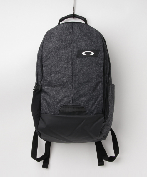 OAKLEY（オークリー）の「デイパック ESSENTIAL BACK PACK M 921069（バックパック/リュック）」 WEAR