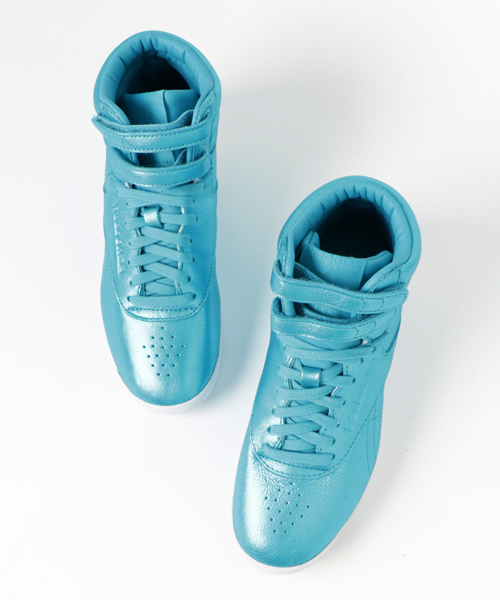 Reebok（リーボック）の「フリースタイル [F/S HI METALLIC]（スニーカー・レディース・ブルー系その他/ピンク系その他・23.0cm/25.0cm/26.0cm/22.5cm/23.5cm/24.5cm/24.0cm/25.5cm）」の4枚目の写真