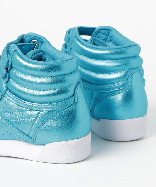 Reebok（リーボック）の「フリースタイル [F/S HI METALLIC]（スニーカー・レディース・ブルー系その他/ピンク系その他・23.0cm/25.0cm/26.0cm/22.5cm/23.5cm/24.5cm/24.0cm/25.5cm）」の5枚目の写真