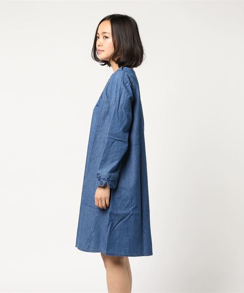 LBC（エルビーシー）の「デニム刺繍チュニックワンピース（ワンピース・レディース・ライトブルー/ブルー・LARGE/MEDIUM）」の3枚目の写真