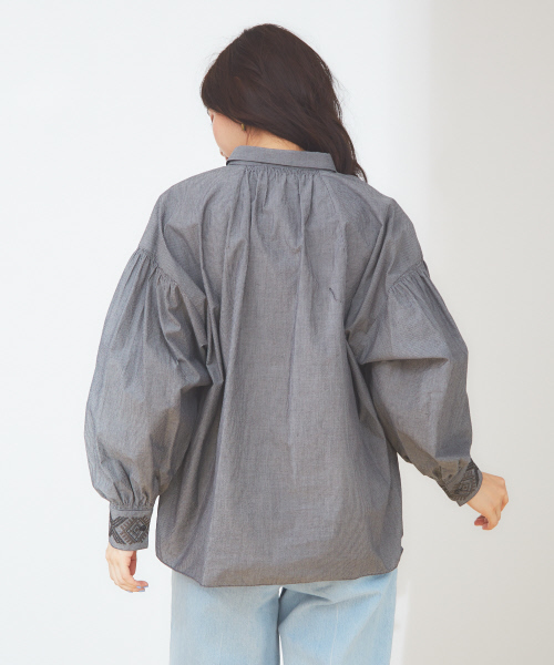 Abahouse Devinette（ドゥヴィネット）の「ヴィンテージギャザーブラウス（シャツ/ブラウス・レディース・ホワイト/ブラック・FREE）」の5枚目の写真