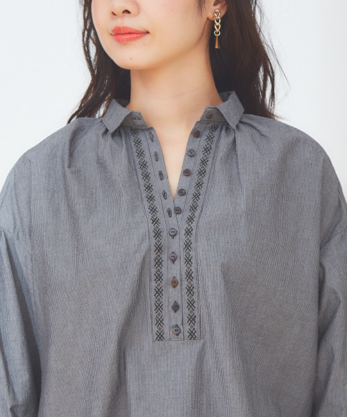 Abahouse Devinette（ドゥヴィネット）の「ヴィンテージギャザーブラウス（シャツ/ブラウス・レディース・ホワイト/ブラック・FREE）」の6枚目の写真