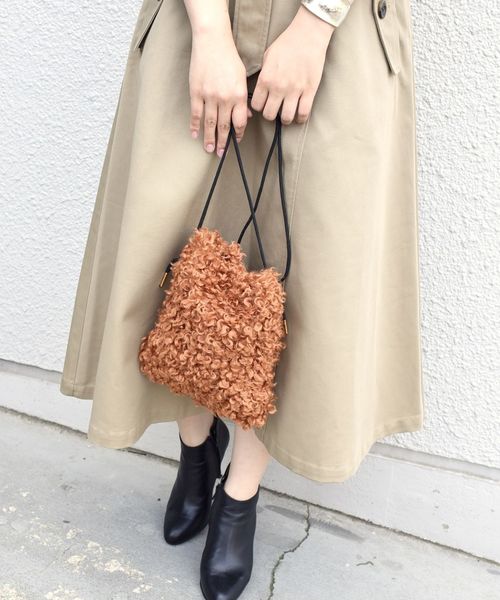 Khaju（カージュ）の「Khaju:カーリーポシェット◇（ショルダーバッグ・レディース・ライトグレー/ナチュラル/キャメル・ONE SIZE）」の4枚目の写真