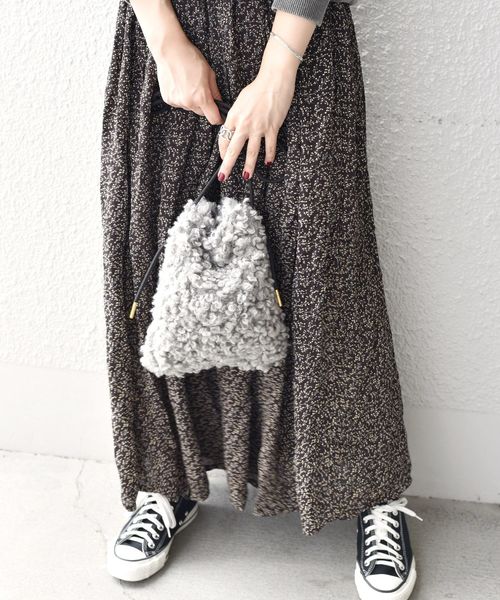 Khaju（カージュ）の「Khaju:カーリーポシェット◇（ショルダーバッグ・レディース・ライトグレー/ナチュラル/キャメル・ONE SIZE）」の5枚目の写真