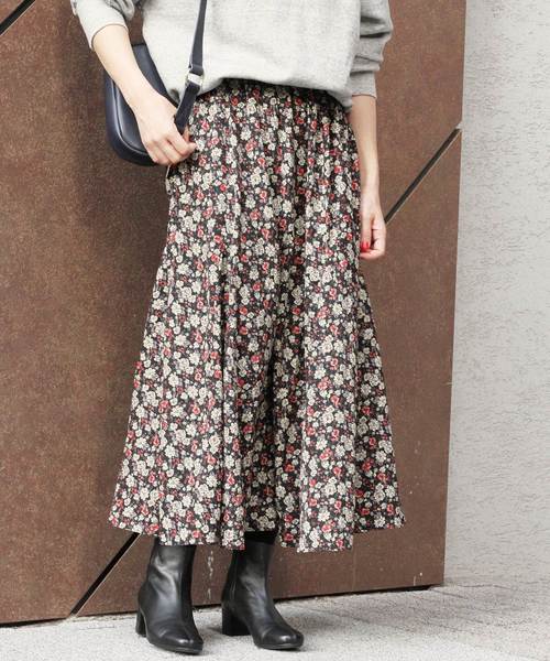JOURNAL STANDARD relume（ジャーナルスタンダード　レリューム）の「フラワープリント マーメイドスカート◆（スカート・レディース・ブラック/ネイビー・FREE）」の2枚目の写真