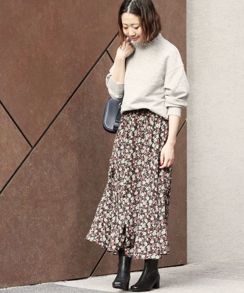 JOURNAL STANDARD relume（ジャーナルスタンダード　レリューム）の「フラワープリント マーメイドスカート◆（スカート・レディース・ブラック/ネイビー・FREE）」の3枚目の写真