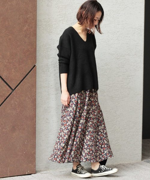 JOURNAL STANDARD relume（ジャーナルスタンダード　レリューム）の「フラワープリント マーメイドスカート◆（スカート・レディース・ブラック/ネイビー・FREE）」の12枚目の写真