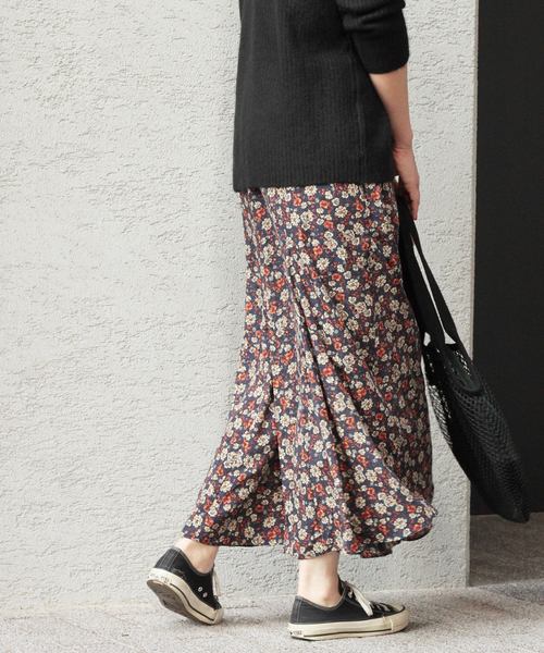 JOURNAL STANDARD relume（ジャーナルスタンダード　レリューム）の「フラワープリント マーメイドスカート◆（スカート・レディース・ブラック/ネイビー・FREE）」の15枚目の写真