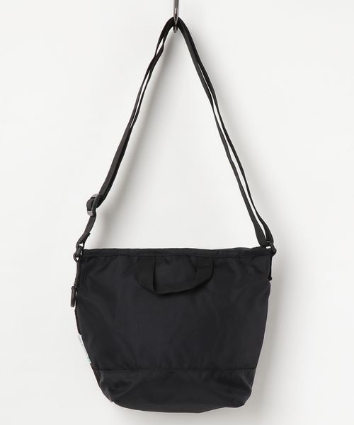 MEI(メイ)の「MEI ミニメッセンジャー(メッセンジャーバッグ・レディース・ネイビー/レッド/ブラック/オリーブ/ブラウン・ONESIZE)」の8枚目の写真