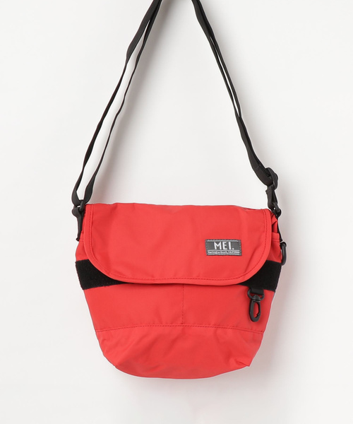 MEI(メイ)の「MEI ミニメッセンジャー(メッセンジャーバッグ・レディース・ネイビー/レッド/ブラック/オリーブ/ブラウン・ONESIZE)」の5枚目の写真