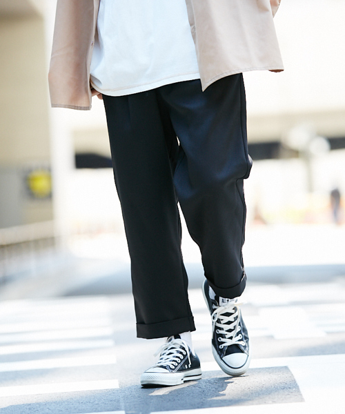 kutir（クティール）の「リラックスクロップドテーパードパンツ（スラックス・メンズ・ブラック/グレー系その他/ベージュ系その他・SMALL/MEDIUM/LARGE）」の4枚目の写真