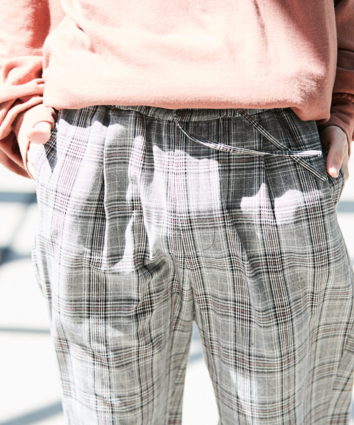 kutir（クティール）の「リラックスクロップドテーパードパンツ（スラックス・メンズ・ブラック/グレー系その他/ベージュ系その他・SMALL/MEDIUM/LARGE）」の17枚目の写真