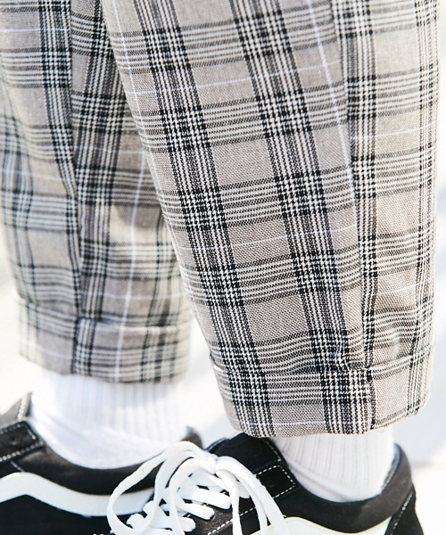 kutir（クティール）の「リラックスクロップドテーパードパンツ（スラックス・メンズ・ブラック/グレー系その他/ベージュ系その他・SMALL/MEDIUM/LARGE）」の20枚目の写真