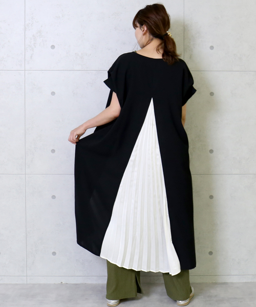 n'ee-ne（ネーネ）の「バックプリーツガウンワンピース（ワンピース・レディース・ブラック/モカ/グレイッシュベージュ/サンドベージュ・FREE）」の2枚目の写真