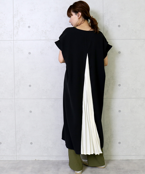 n'ee-ne（ネーネ）の「バックプリーツガウンワンピース（ワンピース・レディース・ブラック/モカ/グレイッシュベージュ/サンドベージュ・FREE）」の13枚目の写真