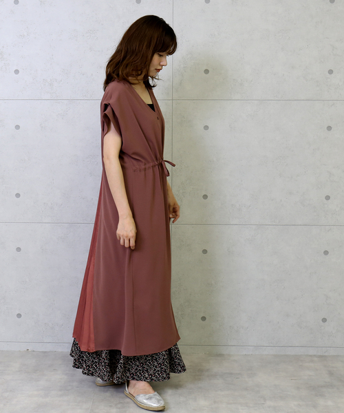n'ee-ne（ネーネ）の「バックプリーツガウンワンピース（ワンピース・レディース・ブラック/モカ/グレイッシュベージュ/サンドベージュ・FREE）」の10枚目の写真