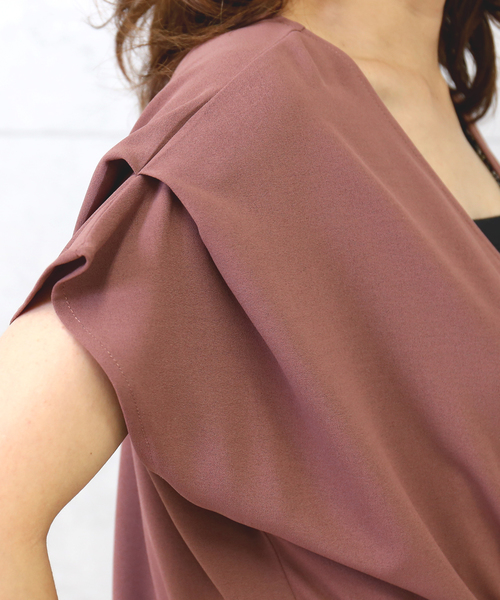 n'ee-ne（ネーネ）の「バックプリーツガウンワンピース（ワンピース・レディース・ブラック/モカ/グレイッシュベージュ/サンドベージュ・FREE）」の6枚目の写真