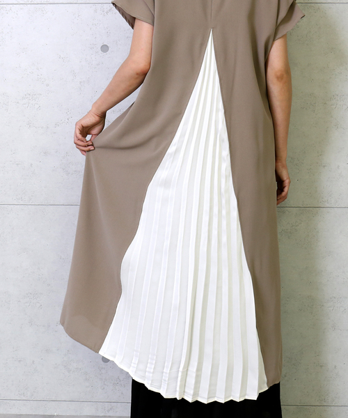 n'ee-ne（ネーネ）の「バックプリーツガウンワンピース（ワンピース・レディース・ブラック/モカ/グレイッシュベージュ/サンドベージュ・FREE）」の22枚目の写真