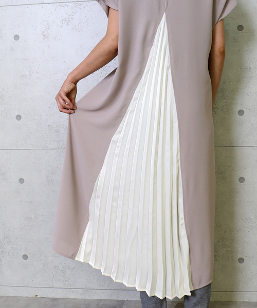 n'ee-ne（ネーネ）の「バックプリーツガウンワンピース（ワンピース・レディース・ブラック/モカ/グレイッシュベージュ/サンドベージュ・FREE）」の12枚目の写真