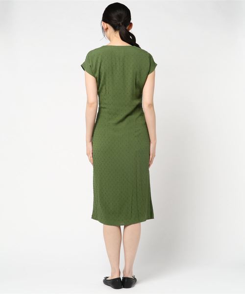 JETSET SOLO PLUS （ジェットセットソロプラス）の「【CHARLI】ドットジャガードショルダーシャーリングワンピース（ワンピース・レディース・カーキ/ホワイト・36）」の3枚目の写真