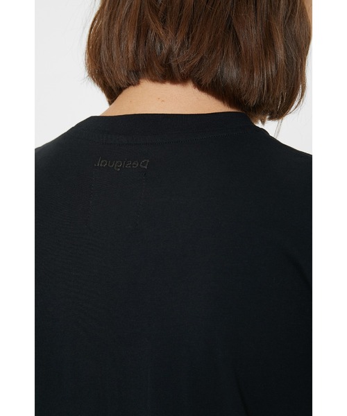 Desigual(デシグアル)の「Tシャツ半袖 KRIST(Tシャツ/カットソー・レディース・レッド・S/M/L/SS)」の7枚目の写真