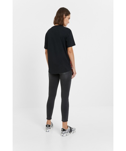 Desigual(デシグアル)の「Tシャツ半袖 KRIST(Tシャツ/カットソー・レディース・レッド・S/M/L/SS)」の5枚目の写真