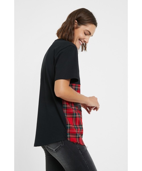 Desigual(デシグアル)の「Tシャツ半袖 KRIST(Tシャツ/カットソー・レディース・レッド・S/M/L/SS)」の6枚目の写真