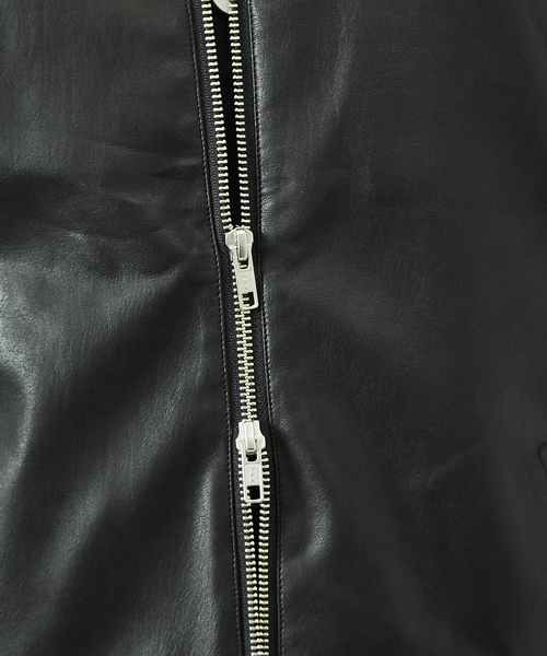 ABAHOUSE GRAY(アバハウスグレイ)の「【展開店舗限定】ネオレザー シングルライダース(ライダースジャケット・メンズ・ブラック/カーキ/ネイビー/グレイッシュベージュ・46/48/50)」の13枚目の写真