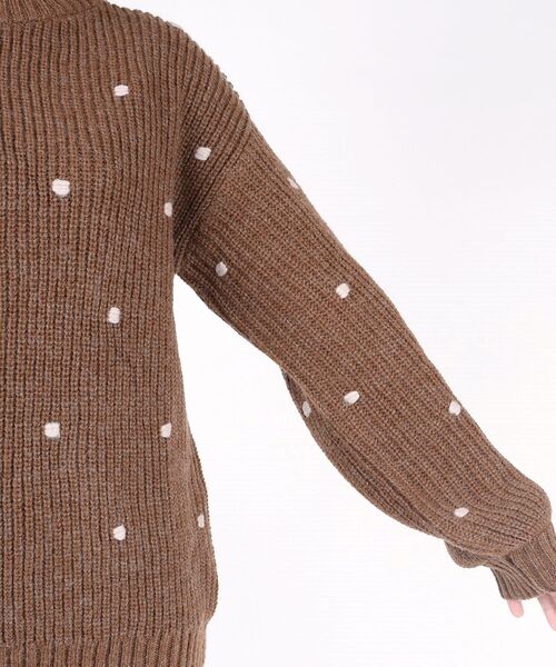 SHIPS（シップス）の「【WEB限定】〈手洗い可能〉ドットニットプルオーバー◇（ニット/セーター・レディース・ライトグレー/キャメル/ネイビー/ベージュ/ライトグリーン・SMALL/MEDIUM）」の9枚目の写真