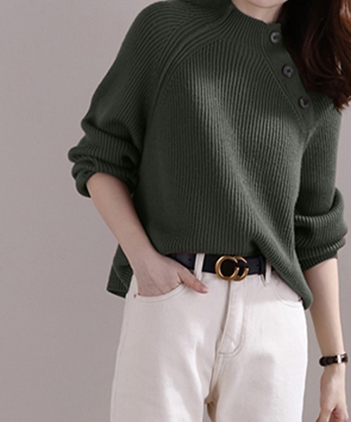 ABITOKYO（アビトーキョー）の「ハイネックサイドボタンリブニットプルオーバー（ニット/セーター・レディース・ホワイト/ネイビー/ブラウン/ブラック/ベージュ/ブルーグレー/カーキ・FREE）」の6枚目の写真