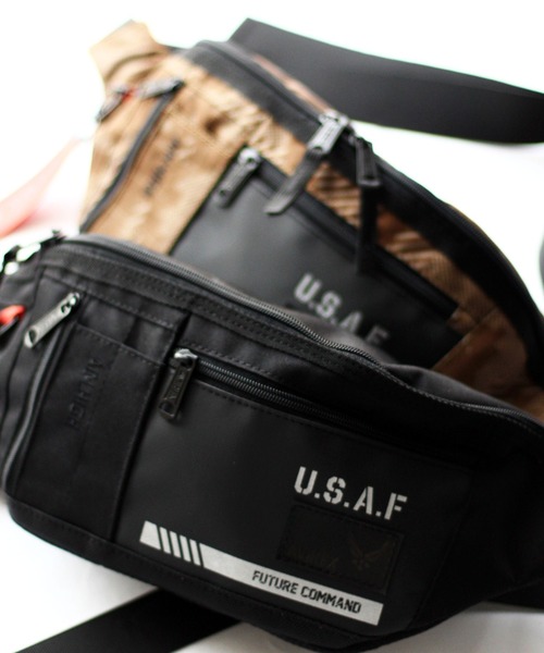 AVIREX U.S.A. ボディバッグ・ウエストポーチ ブラック AVIREX ウエストポーチ ウエストバッグ VARSITY BODY BAG/バー