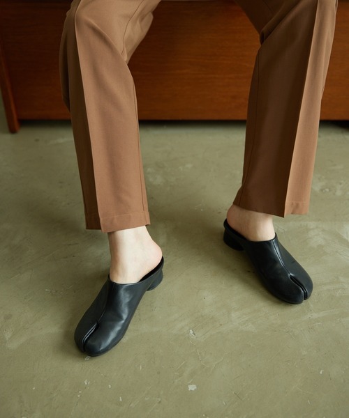 VACANCY（ヴァカンシー）の「足袋ミュールサンダル（サンダル・レディース・ホワイト/ブラック/シルバー・SMALL/MEDIUM/LARGE）」の16枚目の写真